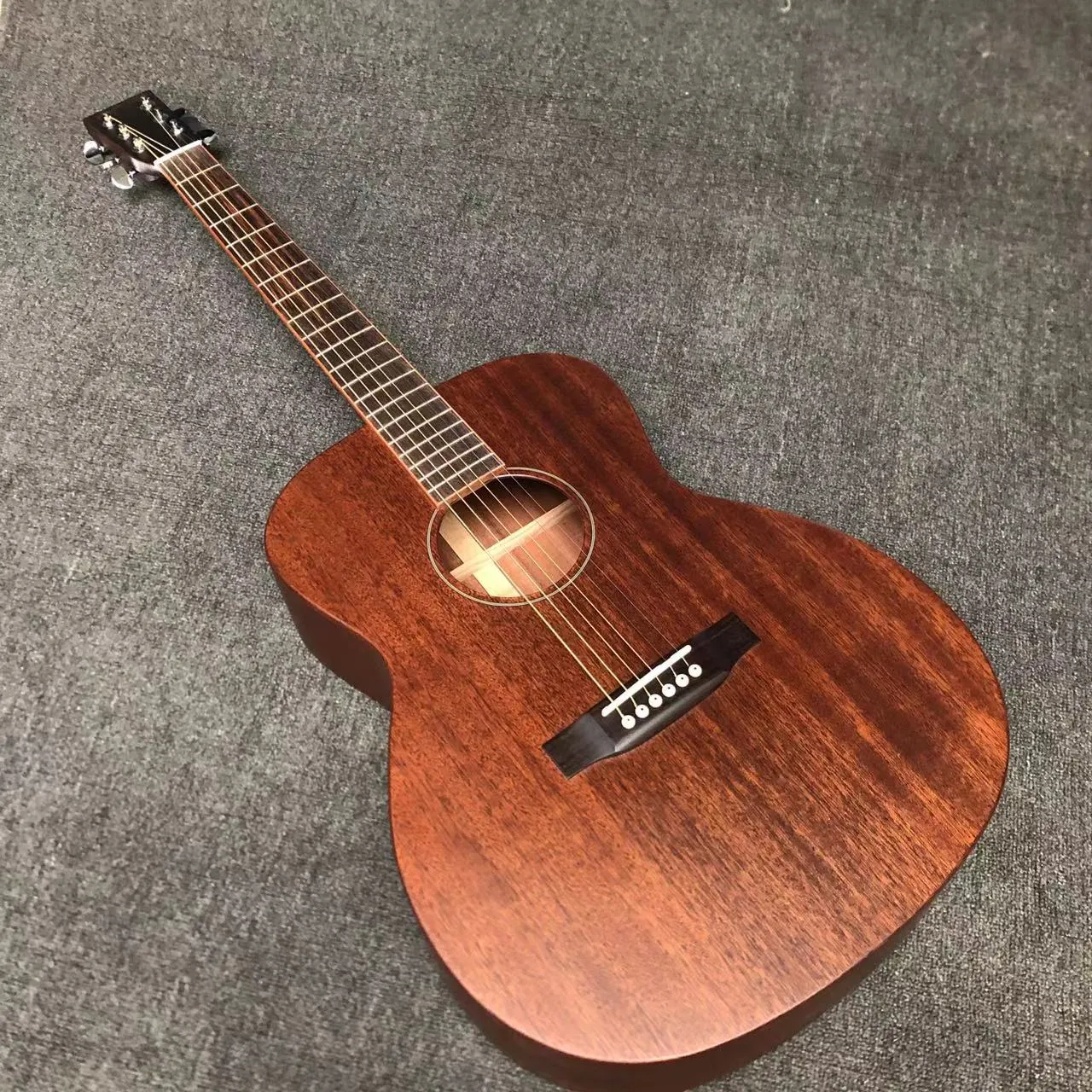 39インチパーラーアコースティックギター：すべてのマホガニーボディ
