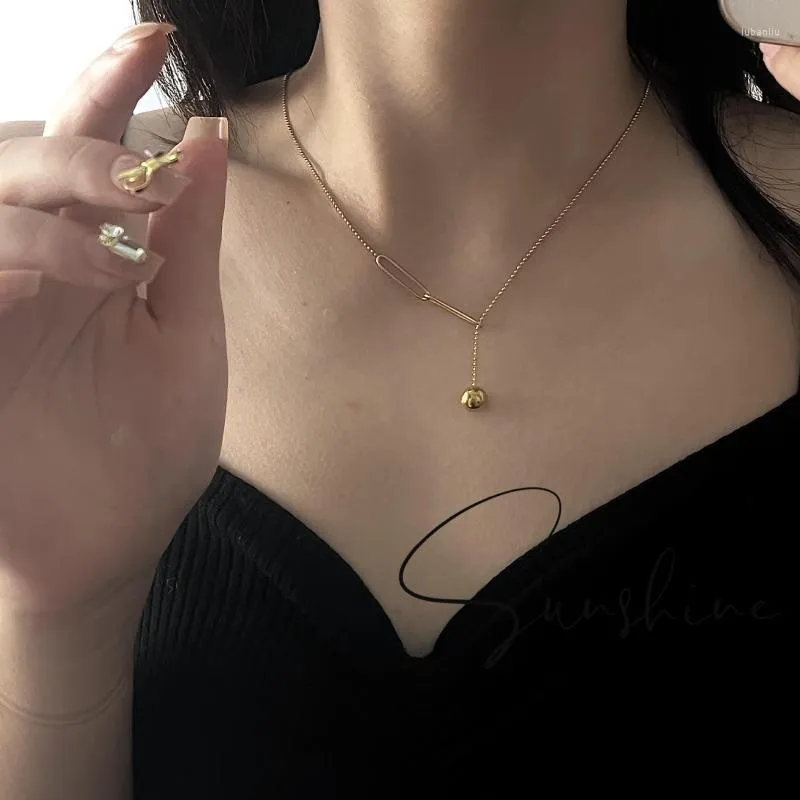 Chains French Retro Niche Design Sense Y-Shaped Small Ball Simple Temperament Ins Titanium Steel 2022 Golden Collarbone Chain