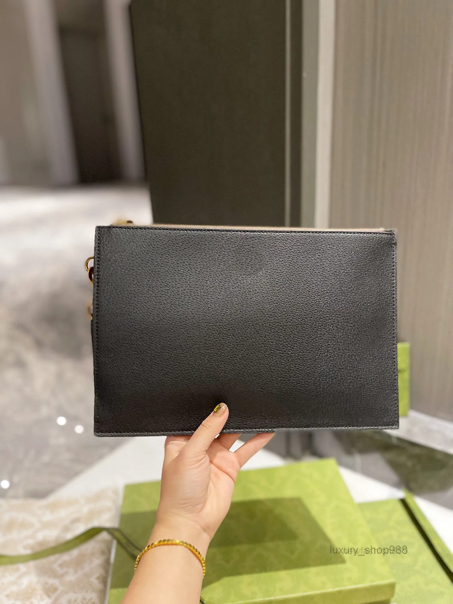 Designer Small Black Clutch Bag For Women And Men 20CM Wristlet Phone Bag  With Key Pouch, Zipped Coin Purse, And Daily Handbag Wist Wallet From  Waist, $12.77 | DHgate.Com