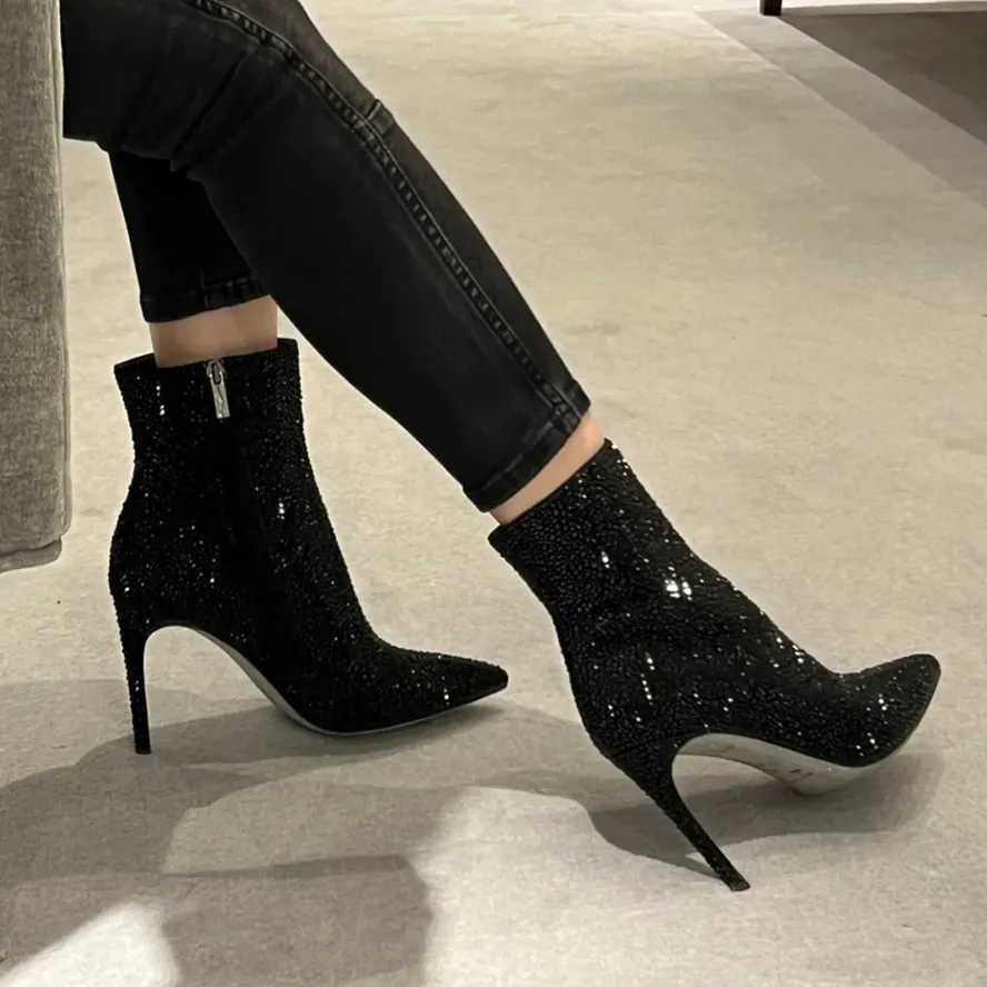 Rhinestone ayak bileği botları kadın ayakkabıları için tam matkap ayak parmakları lüks tasarımcı 9.5cm stiletto topuklar en kaliteli koyun derisi süet moda moda roman bot