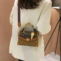 Luxury bags 2021 Women's autumn and winter new old flower fashion hand versatile One Shoulder Messenger small square trend