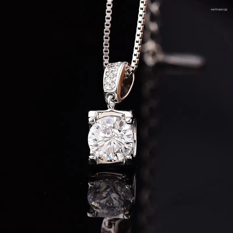 Kolye diğer klasik 925 sterling gümüş inek kafa elmas d renk 1Ct 6.5mm mossanit kolye kolye 18k beyaz altın kaplama Au750 mücevher