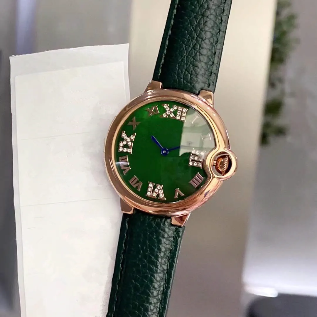 New Women Women Green Green Leather Quartz Wristwatch Natural Madre of Pearl Shell assiste