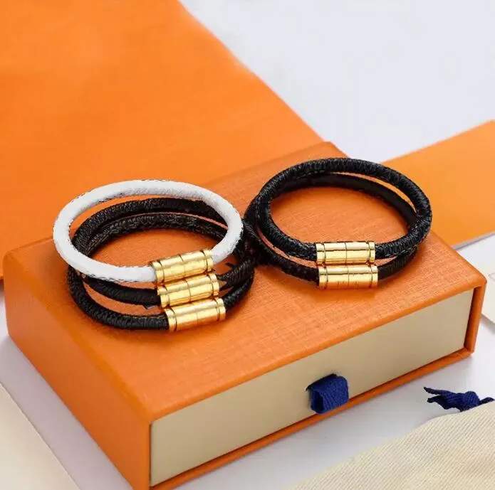 Fashion Designer Vrouwen Armband Charm Delicate Onzichtbare Luxe Sieraden Nieuwe Hoge Kwaliteit Magnetische Gesp Goud Lederen Armband Polsband Horlogeband Case met doos