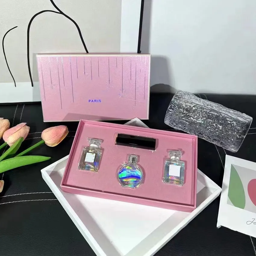 Conjunto de maquiagem da marca de ponta Bato de perfume de 7,5 ml 4pcs com kit de cosm￩ticos de l￡bios para mulheres entrega r￡pida entrega r￡pida