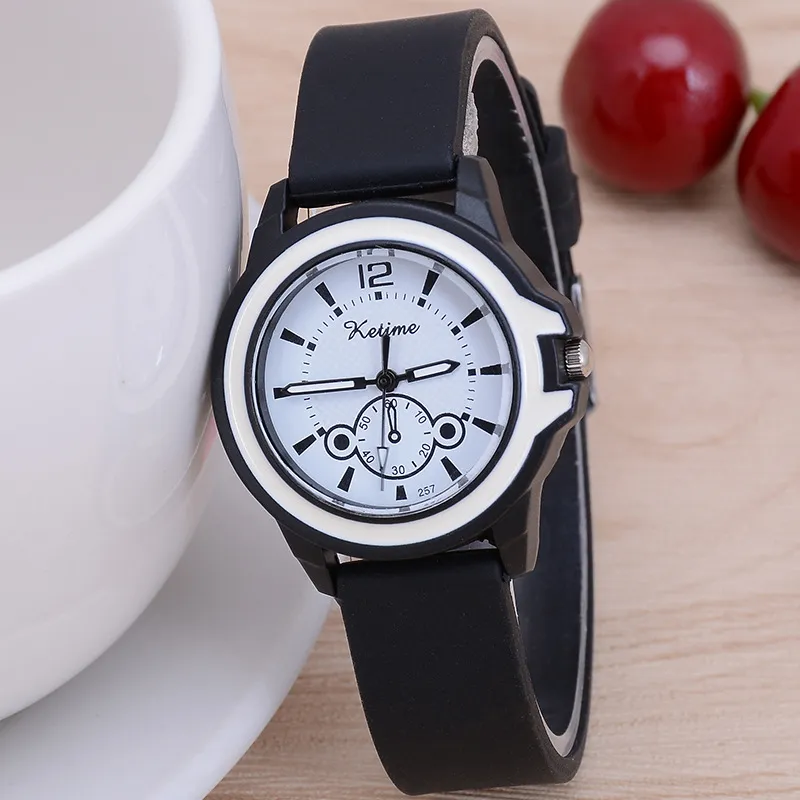 Montre d'étudiant à tendance simple pour enfants Montre à quartz en silicone Montre pour enfants