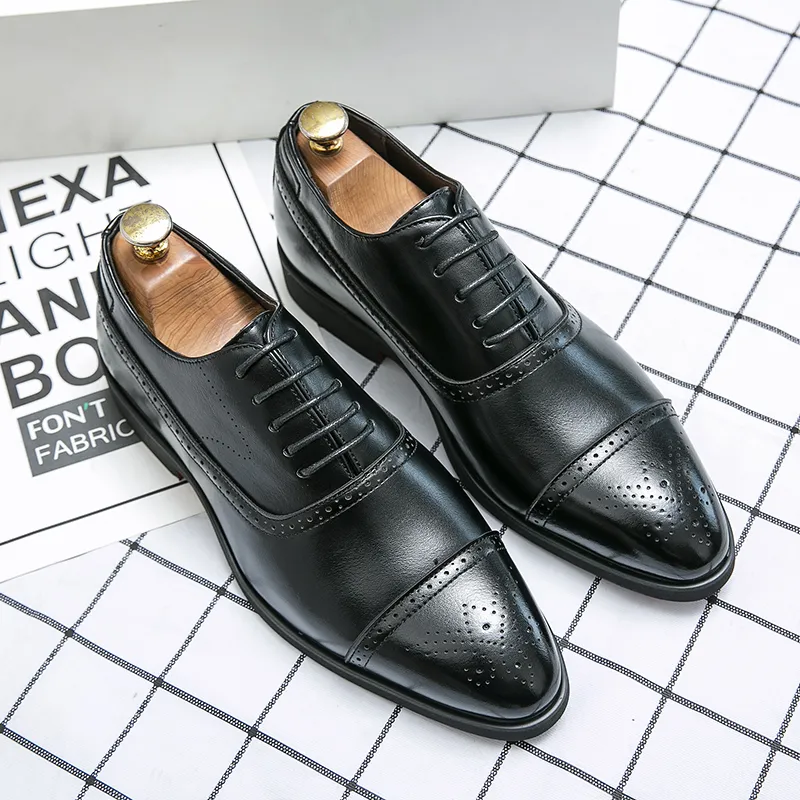 Brogue Shoes Men Shoes مزاج منحوتة PU PASHING BUSINES