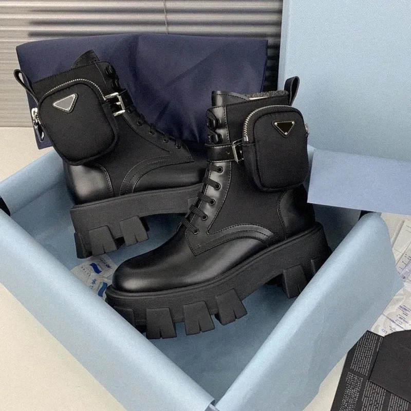 Botlar 2022 Kadın Tasarımcılar Büyük Boy Deri Ayakkabı Bot ayak bileği Martin Monolith Boot Askeri İlhamlı Savaş Platformu Alt Naylon Bouch ile Çantalar