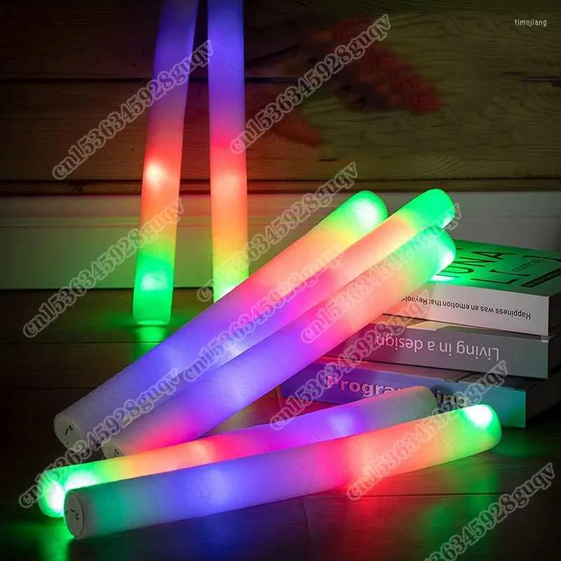 Decoração de festa 10/30/50/60pcs/lote bastão bastão a granel colorido bastão de espuma LED RGB RGB à luz escura para