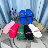 2022 slippers designer sandals women and men beach flat casual leather comfortable embroidered summer shoes240L