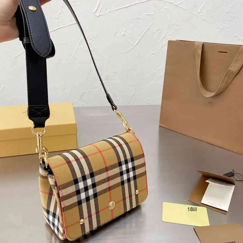 Designers kvinnor handväskor väskor östra grind pläd canvas kuvertpåse brittisk stil läder inner stor kapacitet kvinnor mångsidig en axel messenger väska pochette