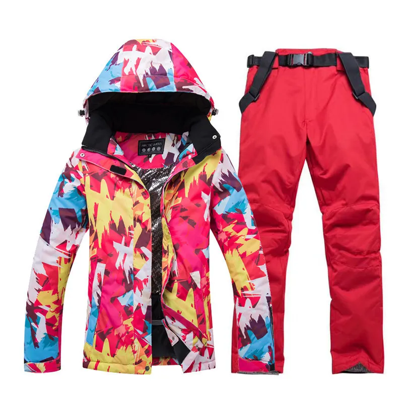 Skianzüge 30 Mode Damen Schneeanzug Set Wasserdicht Winter Outdoor Sport Snowboardbekleidung Skijacken Trägerhose Damenkostüm 221130