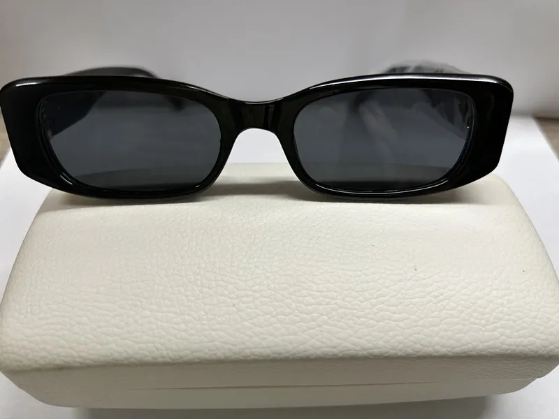 2023Designer Square Square Serglasses Men نساء عتيقة ظلال القيادة المستقطبة شماس الشمس من الذكور نظارات الشمس الأزياء اللوح المعدني Sunglas Eyewear 0096