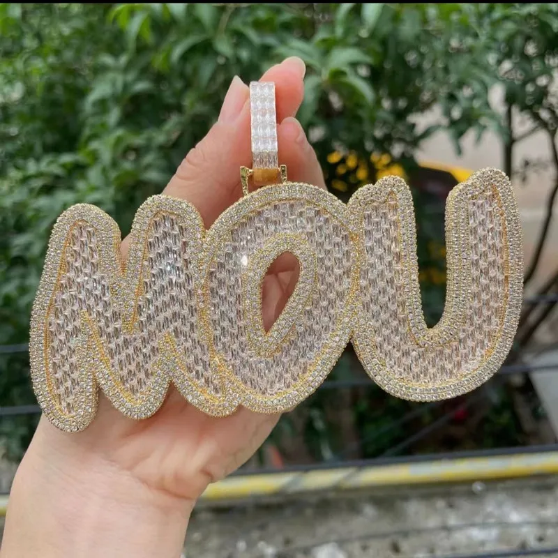 Gioielli di moda Bling Collana con ciondolo con lettere personalizzate in pietra CZ placcata in oro con nome personalizzato con catena in corda da 3 mm da 24 pollici per uomo donna