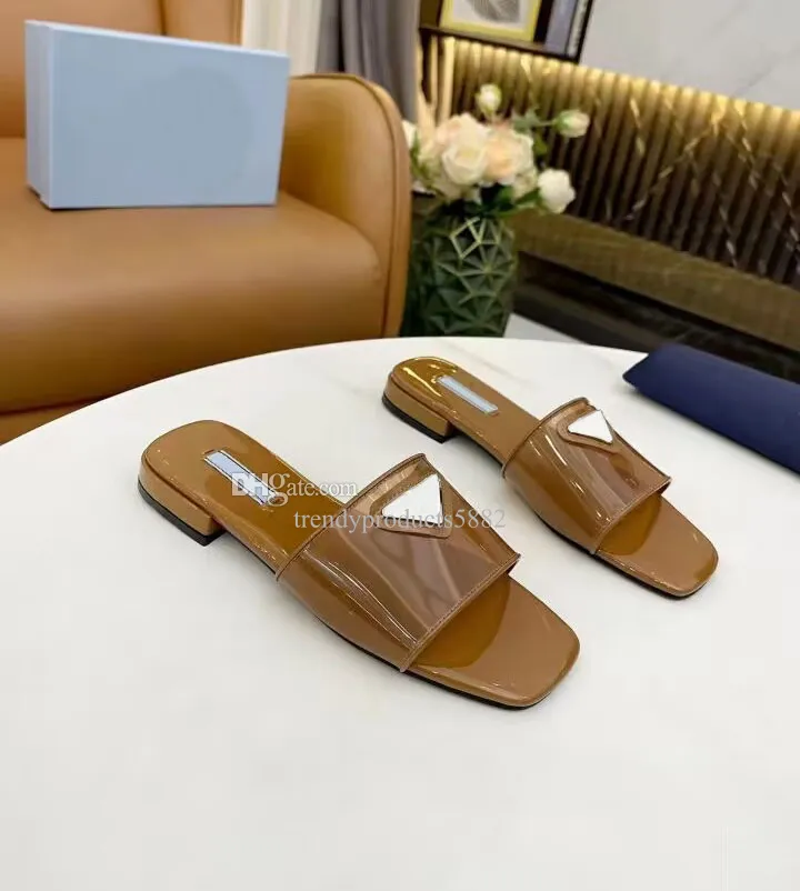 Slipnes de cr￩ateurs de femmes glissements de mode Sandales en cuir Walk Walk Show Indoor Outdoor Beach Chaussures Bo￮te-cadeau Taille 35-43