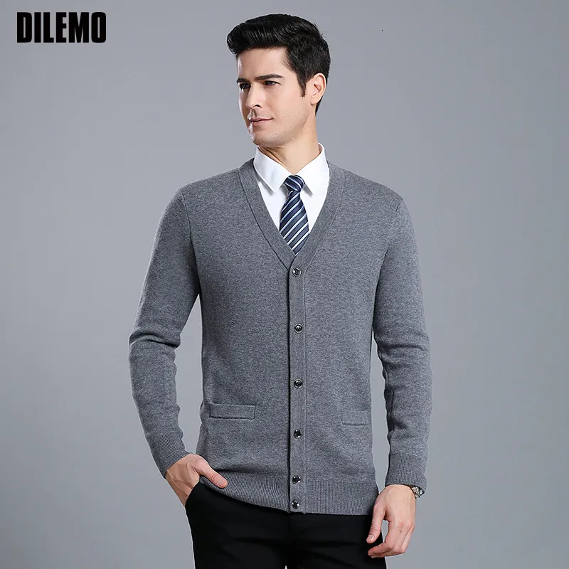 Pulls pour hommes épais marque de mode hommes Cardigan de haute qualité Slim Fit pulls tricots col en V hiver vêtements de sport mâle 221130