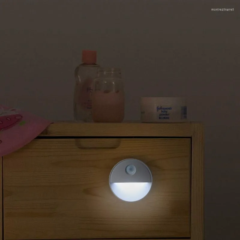 Lampes de table LED Light Chambre Sommeil Sans fil Smart Capteur infrarouge Lampe Protection des yeux Nuit douce