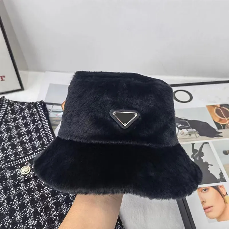 Luxurys Designers Bucket Hats Faux Vison Fourrure Tempérament Femelle Automne et Hiver Seaux Lettres Tempérament Mode Bon Beau Hat6742860