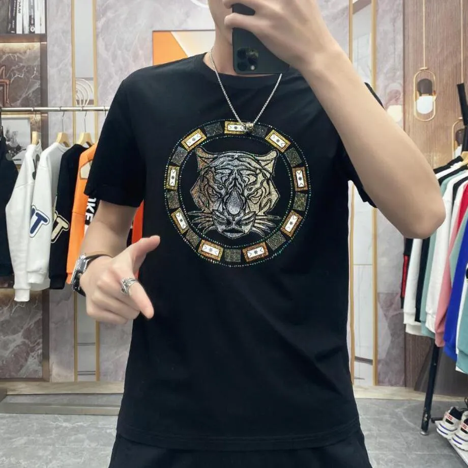 Camiseta de designer masculino de luxo letra preta branca camisas de perfuração quente designer de moda de manga curta Top Tees Asian tamanho S-5xl