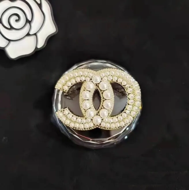 Accessori Modello Con anellino in Oro Giallo da 0,7gr. Spilla