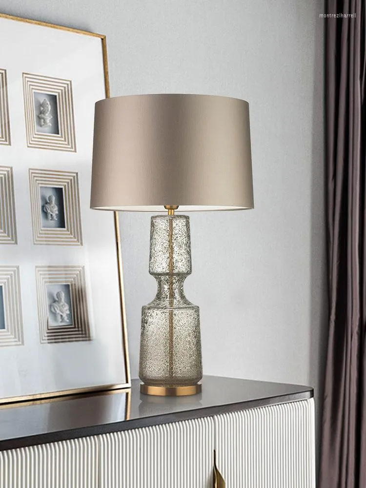 Lampade da tavolo Lampada da comodino moderna in vetro di lusso per camera da letto Designer Simple Creative Model Room Living Study El