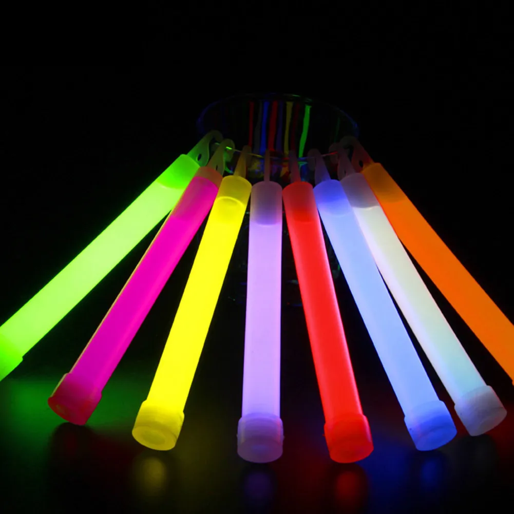 Dekoracje świąteczne 10pcs część 6 cali wielokolorowa Glow Stick chemiczne światło kemping kemping kluby imprezowe kluby dostarczające fluoresce chemiczne 221201