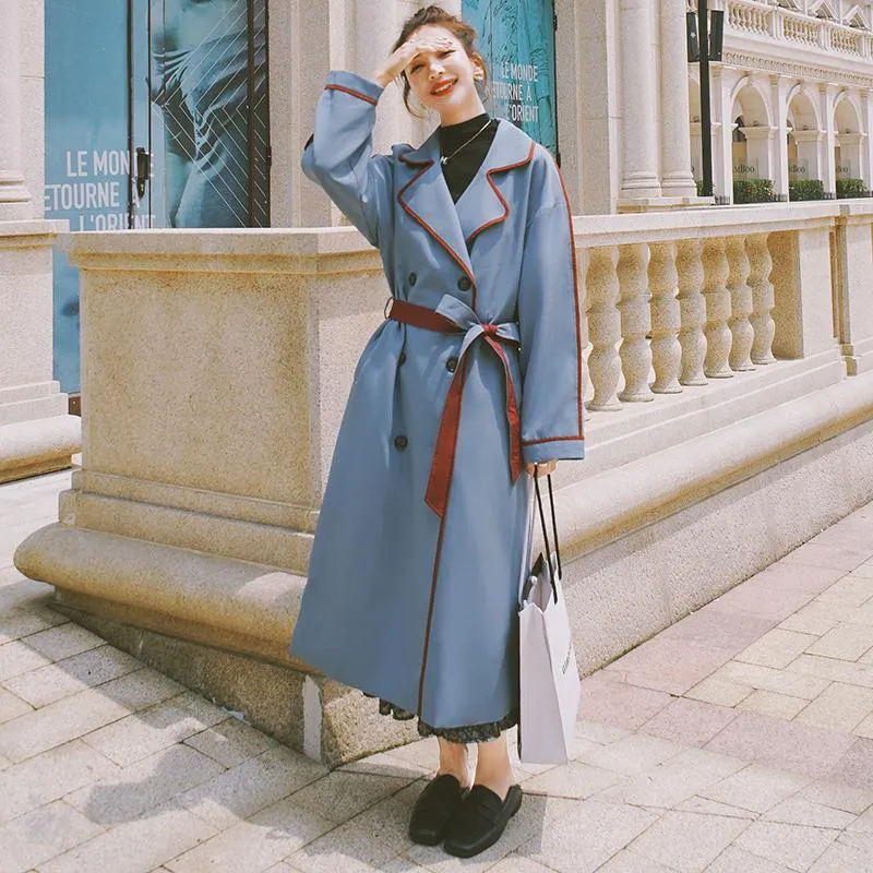 Kvinnors dike rockar kvinnors kappa 2022 Spring Autumn Lapel Double Breasted Korean Loose Blue Contrast Color Fashion Windbreaker Kvinna