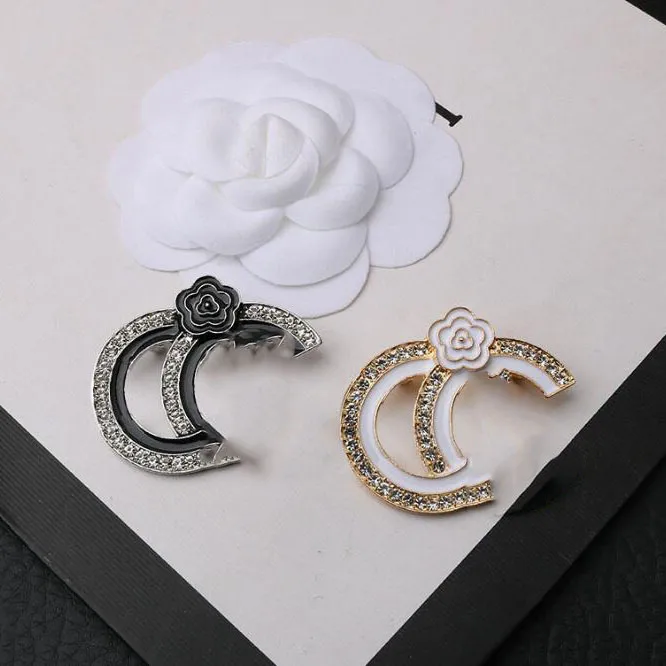 2Color Brand Luxurs Design Broch Women CRISTAL CRISTAL Letters Brooches Pin Pin Fashion Jewelry Decoración de ropa Decoración