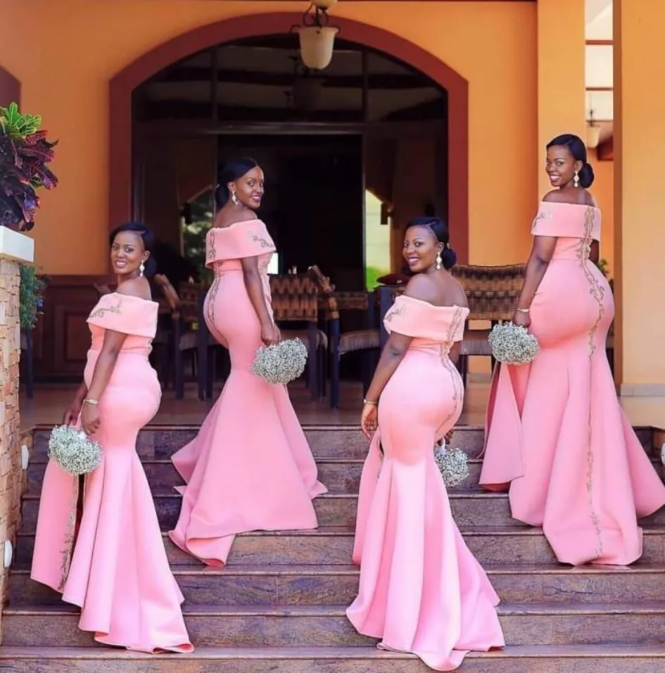 Vestidos de dama de honor de sirena rosa, elegantes vestidos largos de dama de honor con hombros descubiertos para niñas africanas nigerianas, vestidos de noche formales de talla grande BM1613