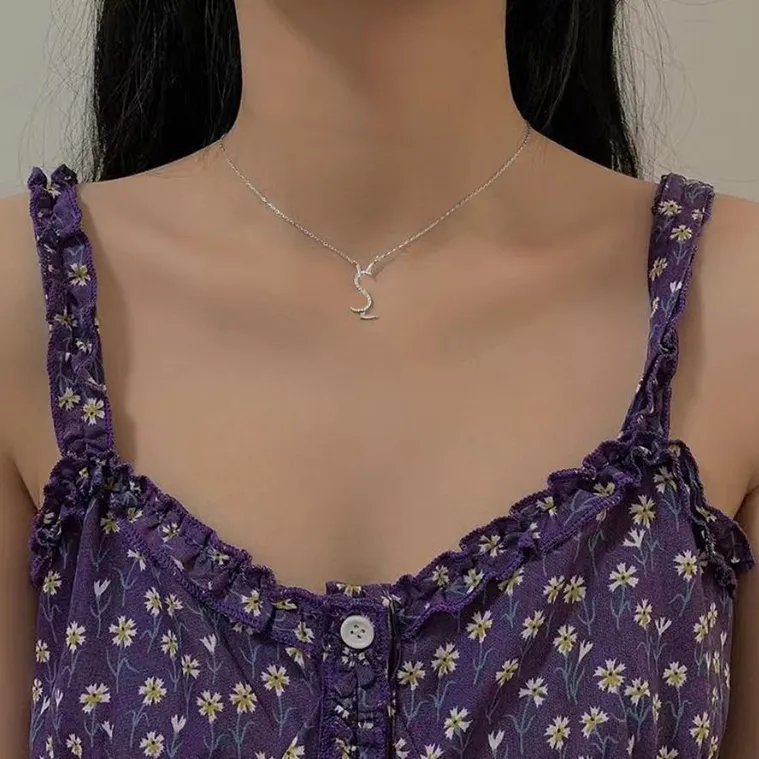 Klassiska designer halsband för kvinnor guldkedjor diamantbrev y hängen halsband designers smycken charm mens halsband 925 silver