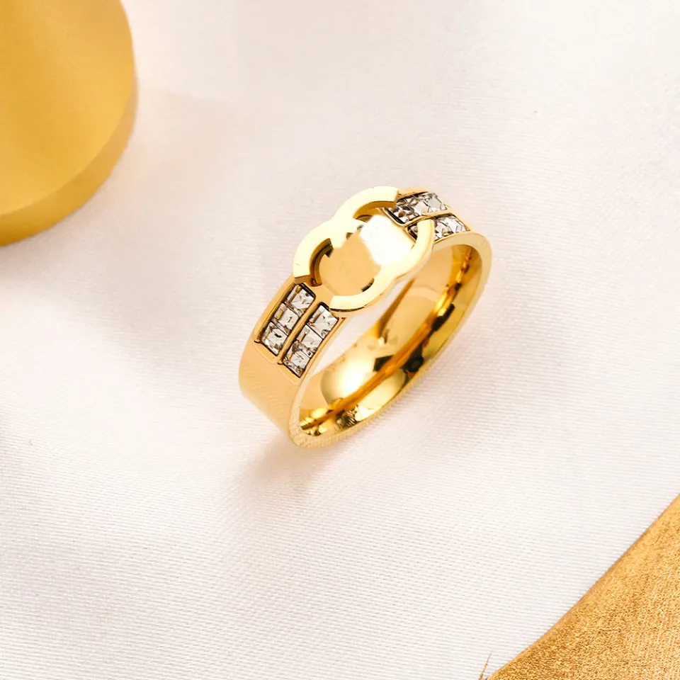 Luxury Jewelry Designer Rings Women Love Charms Wedding Supplies 18K Gold Plated Stainless Steel Ring Fine Finger Ring Rhinestone