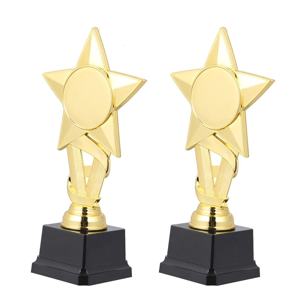 Decoratieve objecten Figurines 2pcs Party gunsten Trophybekers en trofee￫n kinderen sportvoetbal Custom Cup 221202