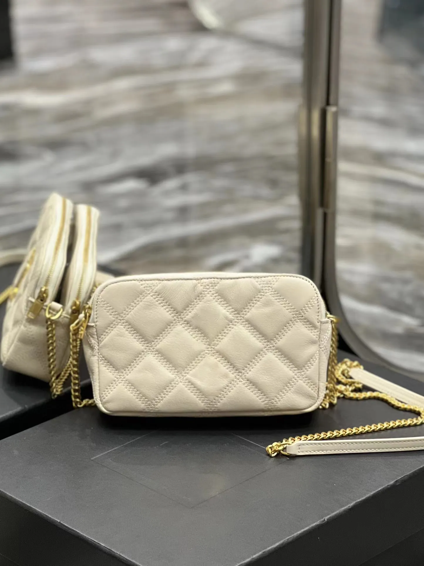 Chanel quilted chain bag sale