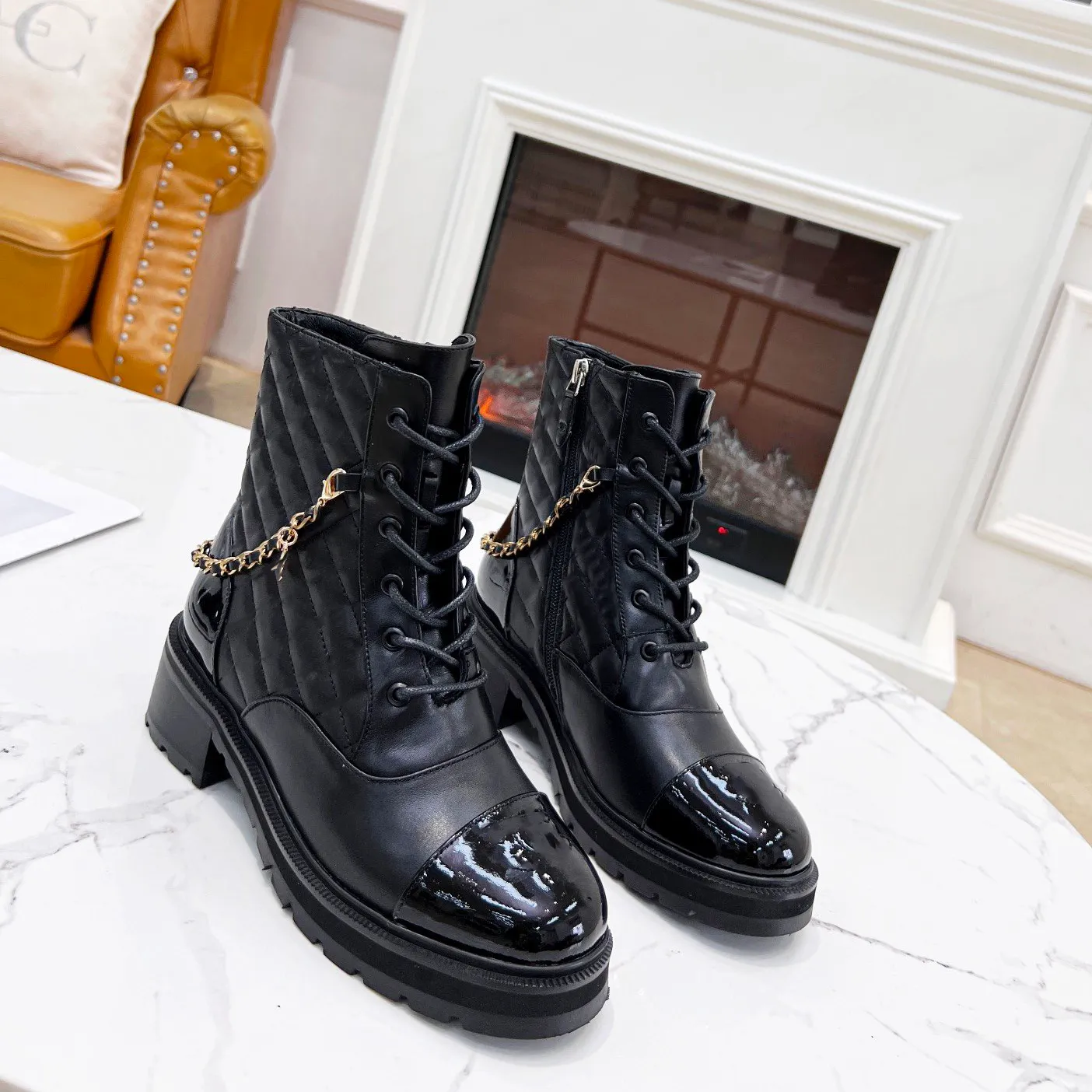 High Quality Ankle Boots Designer Leather Lace up Boot Fashion Women CCity Winter Booties Channel Sexy Warm Shoes sfd