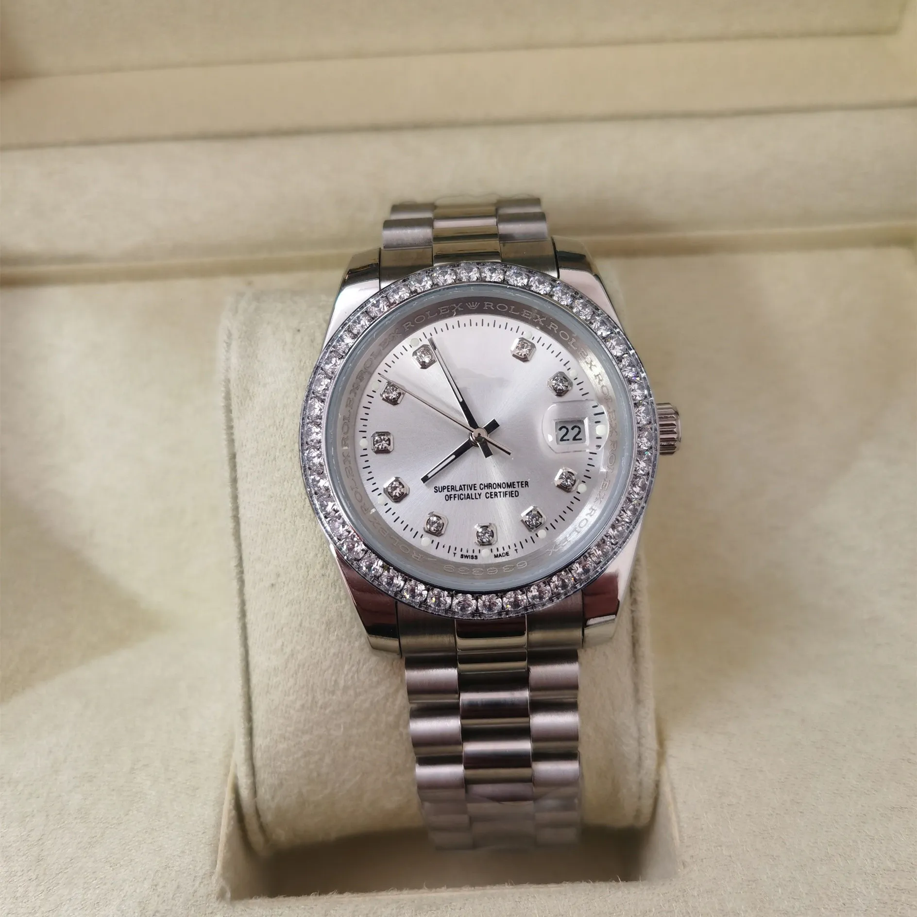 Med l￥da av h￶g kvalitet AAA titta p￥ ny version Sliver White Diamond Bezel 40mm Dial Automatic Fashion Men's Watch Wristwatch 2813