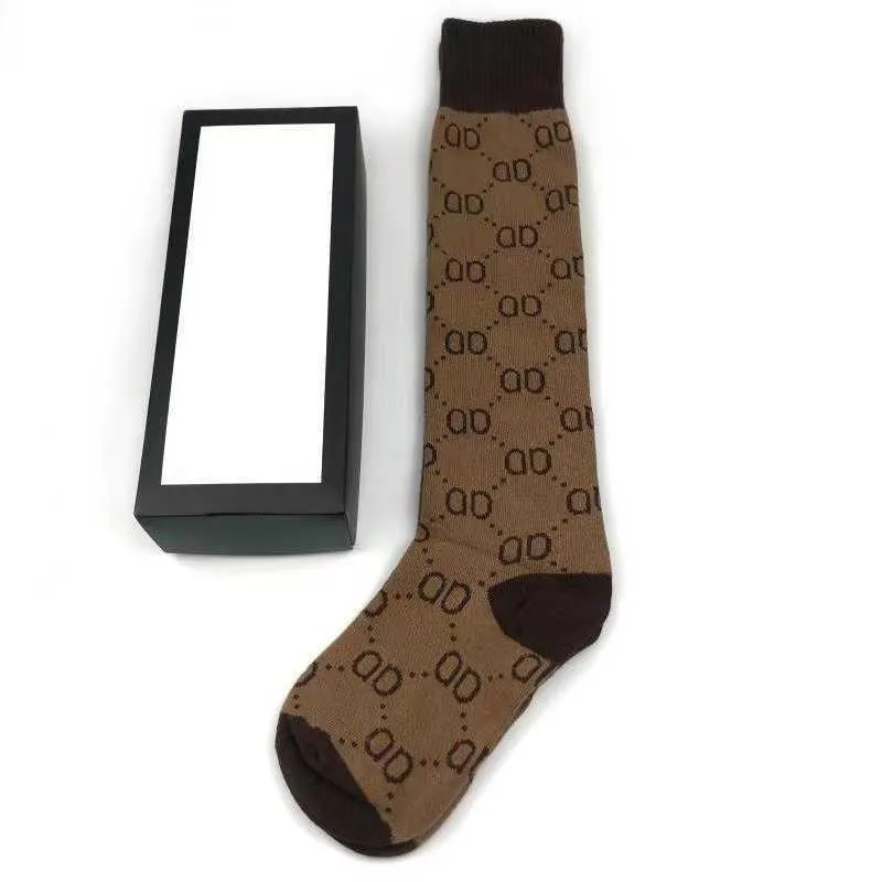 Gglies Luxe Bas Designer Hommes Femmes Chaussettes Laine Bas Haute Qualité Senior Rues Confortable Genou Jambe Chaussette avec Boîte