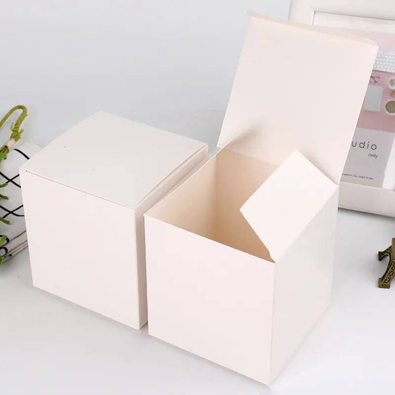 Embrulhado de presente 100pcs 5x5x5/6x6x6/7x7x7/8x8x8cm caixa de papel de papel de papel de papel branca em branco Kraft Candy Packaging Diy Bakie BOOKIE WRAPER 221202