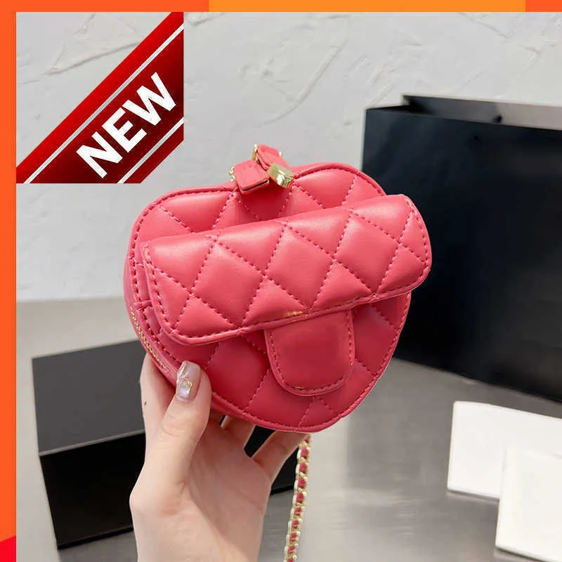 2024 Fashion Women s Heart Shaped Fanny Pack with Gold Chain Strap Multi functional Crossbody Bag