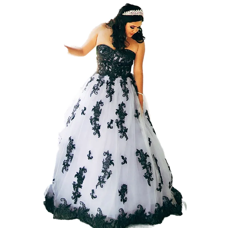 Abito Da Sposa Gotico Vintage In Bianco E Nero Con Appliques In