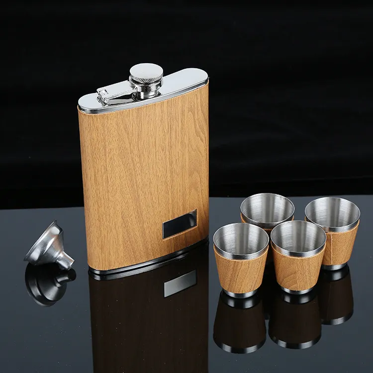 Hip Flasks Ensemble de flacons créatifs en acier inoxydable de 9 oz avec 1 entonnoir et 4 tasses en bois bouteille de vin de whisky rétro alcool poche Flagon 221206