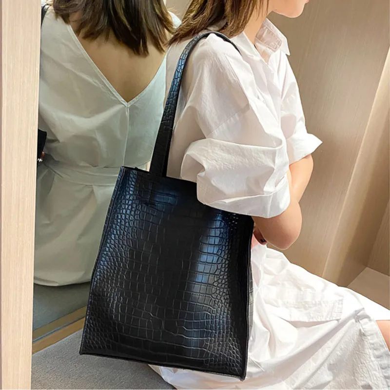 Women's cowhide messenger bag Woman Shoulder Bags Purses Casual Tote Alligator Leather Handbag Lady Shopper bag Large Capacity