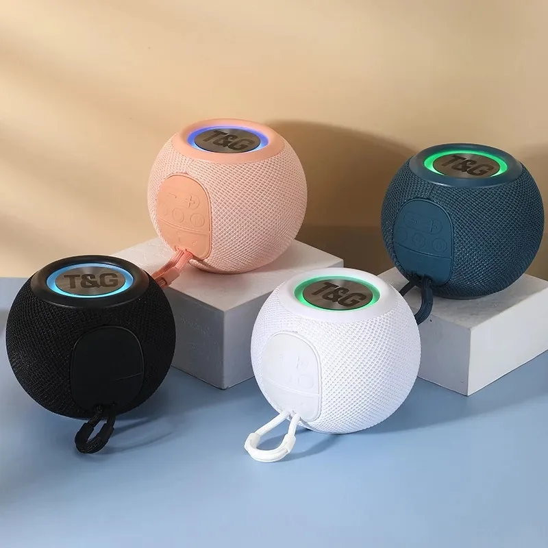 Nouveau haut-parleur portable Haut-parleurs Bluetooth sans fil Mini Ball Speakers 3D Stéréo Surround Subwoofer Radio FM Haut-parleur étanche extérieur avec lanière