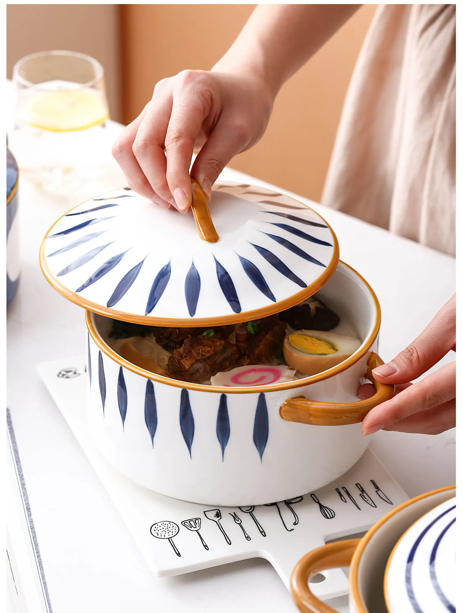 Paula Deen Soup Pot Japanese Blue White Ceramic Soup Bowls With Lid  Porcelain 118L Soup Pot Ramen Bowl Household Restaurant Kitchen Tableware  221203 From Mu007, $47.93