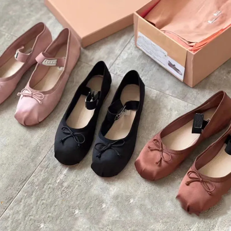 Nuevos zapatos de ballet miu para mujeres satén lazo cómodo zapatos planos casuales de mujeres y niñas estiramiento de vacaciones Mary Jane