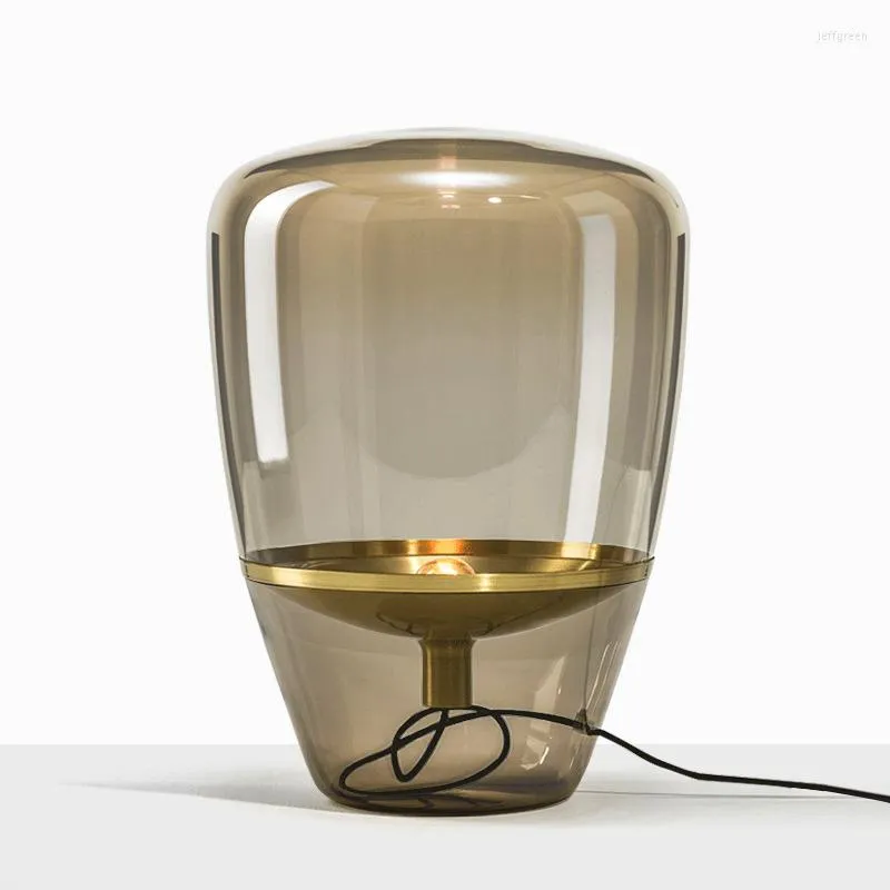 مصابيح طاولة بعد حديثة بسيطة بسيطة الإبداعية مصباح مكتب زجاجي مصباح Nordic Retro Designer غرفة المعيشة