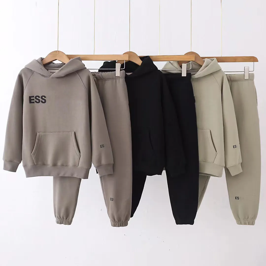 Sweats à capuche pour hommes Sweatshirts Esshoodies Designer Bébé Tissu Coton Vêtements Ess Lettre Imprimer Garçons Filles Lâche Sweat À Capuche Hiver Classique Sweat Shirt À Manches Longues Luxueux