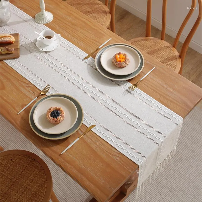 Tala de mesa 1PC Runner Rustic Hollow Handmade Runners com mesas de borla para decoração de refeições para festas