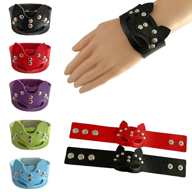 Berlockarmband Nytt läder dubbade cuspidal spikar Nit Stud Fox Wide Cuff PU Läder Punk Gothic Rock Unisex Armband Herr Smycken