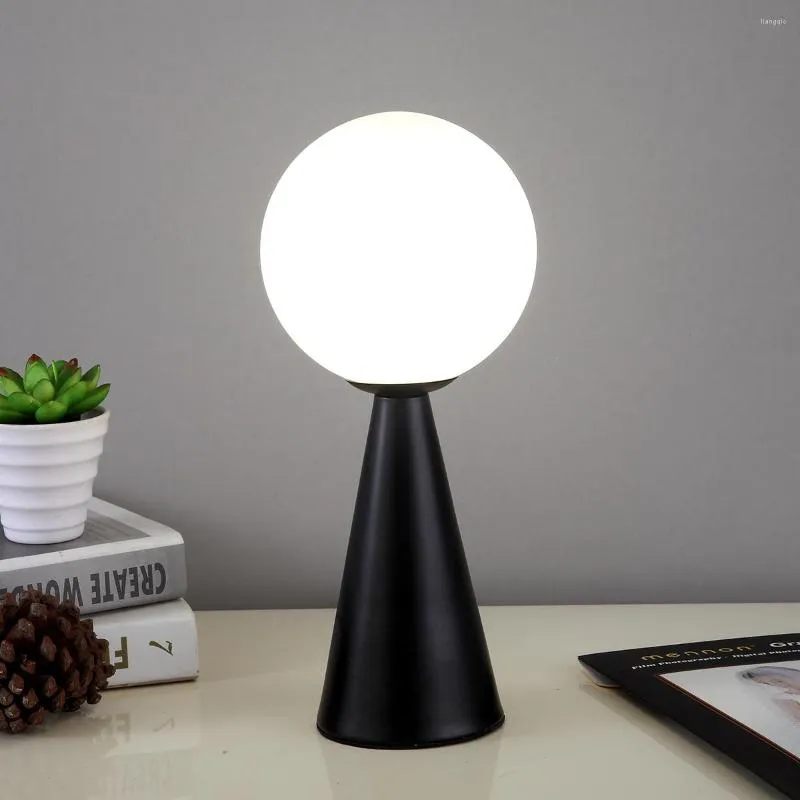 Bordslampor nordisk lampa modern rund glas boll designer ljus sovrum sovrum studierum levande konst kreativ fixtur