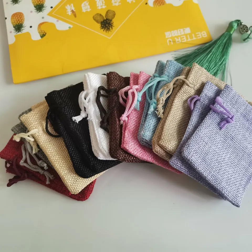 Jewelry Stand 50pcs Small Natural Gift Bags jewelry packing bags Jute Linen Drawstring Pouch Bag Handmade Wedding Party 221205